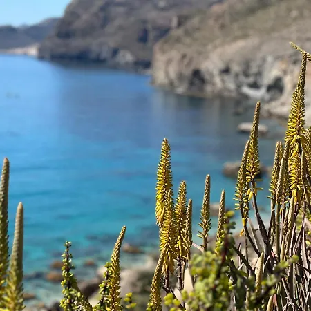 De 3 A 60 M De La Playa En La Isleta, Cabo De Gata *