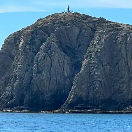 De 3 A 60 M De La Playa En La Isleta, Cabo De Gata * La Isleta del Moro